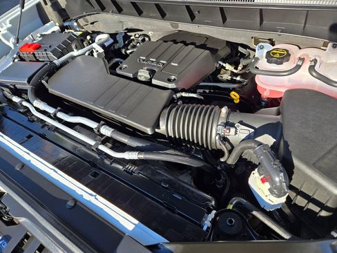 Certified 2025 Chevrolet Silverado 1500 Custom image 16