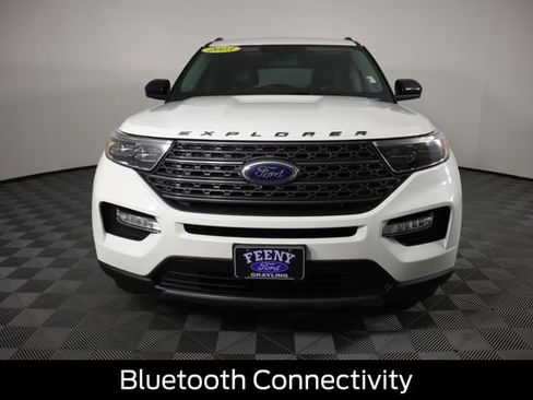 Used 2023 Ford Explorer XLT w/ XLT Sport Appearance Package AWD/4WD image 12
