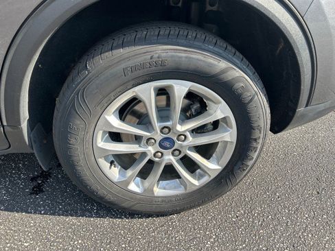 Used 2022 Ford Escape SE w/ Cold Weather Package AWD/4WD image 9