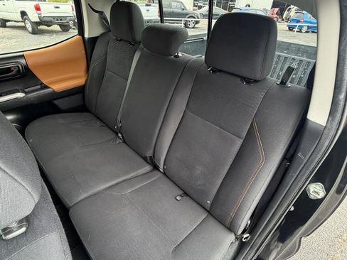 Used 2018 Toyota Tacoma SR5 image 14