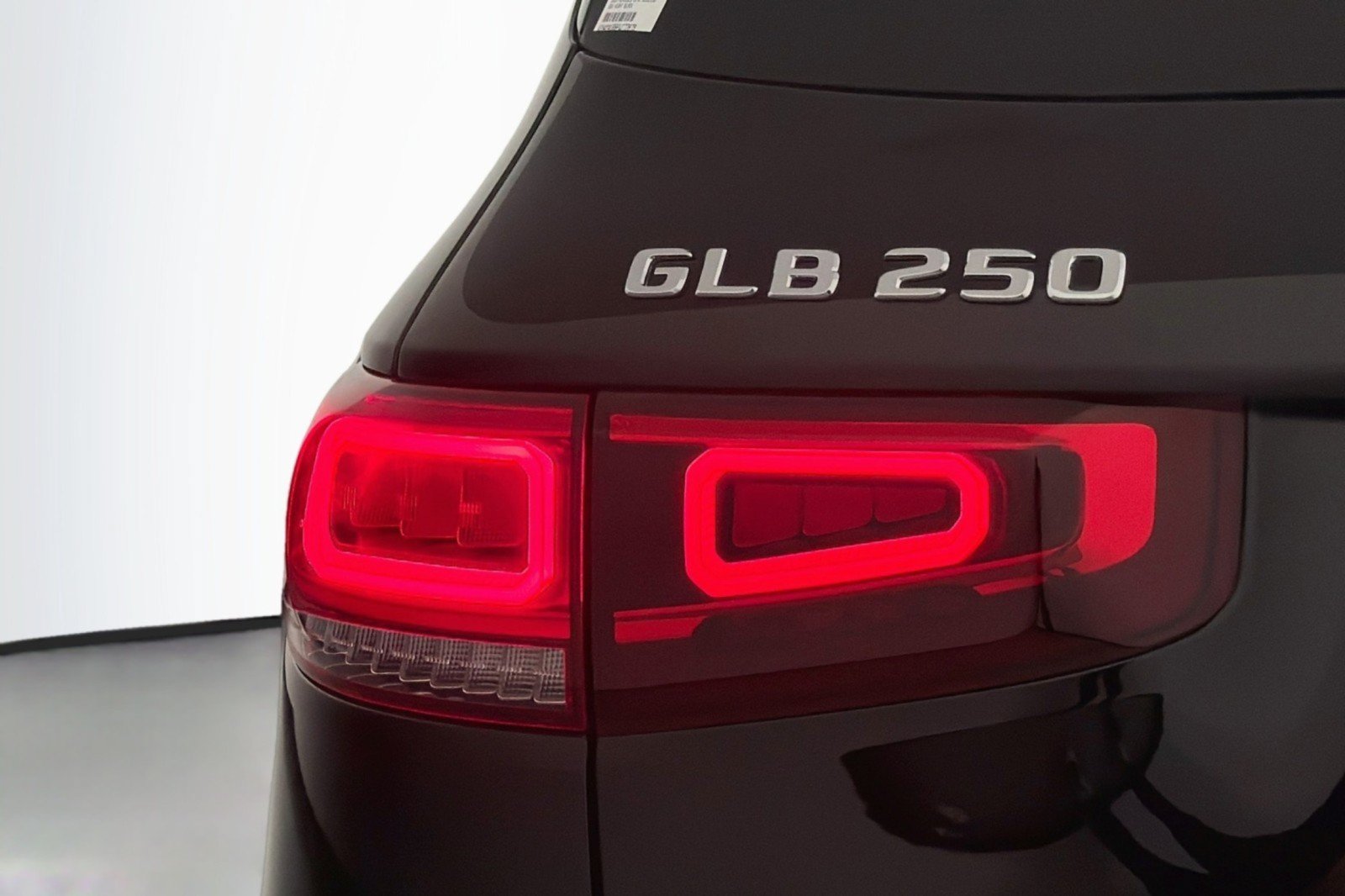 Used 2023 Mercedes-Benz GLB 250 image 16