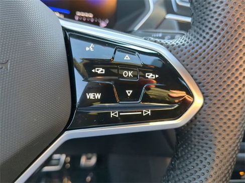 Certified 2024 Volkswagen Tiguan SE R-Line image 30