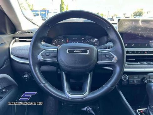 Used 2022 Jeep Compass Latitude image 16