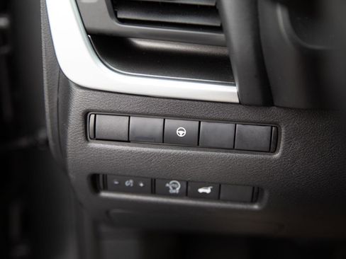 Used 2025 Nissan Rogue SV AWD/4WD image 18