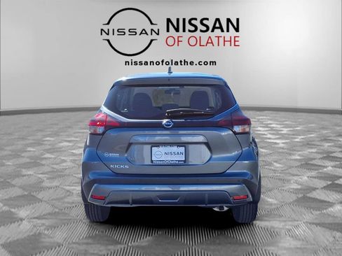 Certified 2025 Nissan Kicks Play S image 28