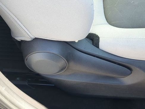 Used 2022 Toyota RAV4 XLE image 44