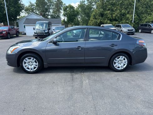 Used 2011 Nissan Altima 2.5 S FWD image 6