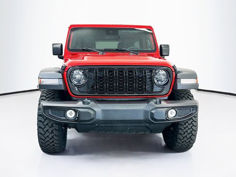 Used 2025 Jeep Wrangler Unlimited Sport AWD/4WD image 2