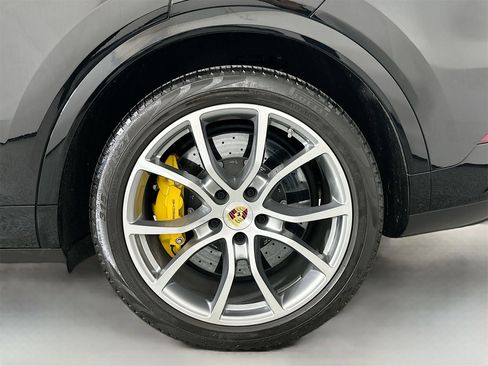Certified 2023 Porsche Cayenne Turbo S image 12