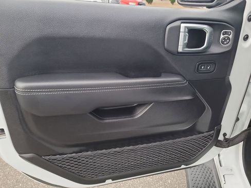 Certified 2023 Jeep Wrangler Sahara w/ Cold Weather Group image 13