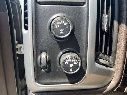 Used 2018 GMC Sierra 1500 SLT w/ SLT Premium Package AWD/4WD image 14