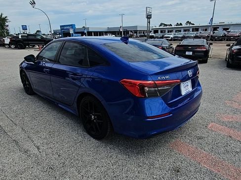 Used 2023 Honda Civic Sport image 5