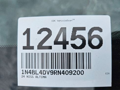 Used 2024 Nissan Altima 2.5 SV FWD image 10