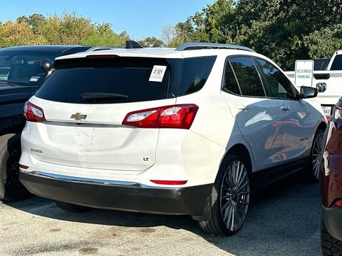 Used 2018 Chevrolet Equinox LT w/ Sun & Infotainment Package FWD image 4