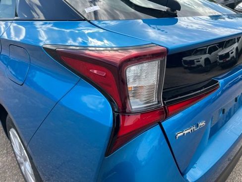 Used 2021 Toyota Prius LE FWD image 11