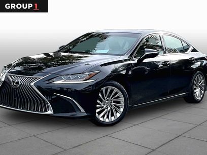 Used 2019 Lexus ES 350 Ultra Luxury w/ Accessory Package 2