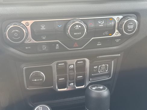 Used 2025 Jeep Wrangler Unlimited Sport AWD/4WD image 20