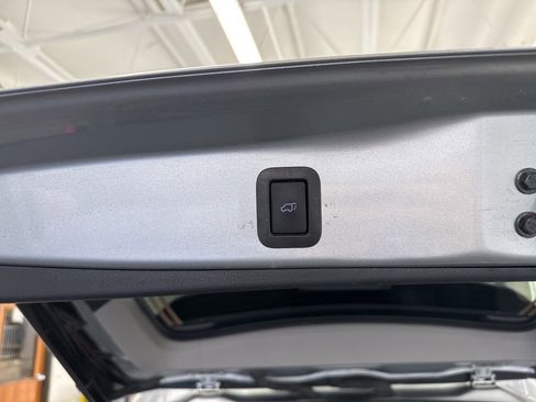 Used 2018 Toyota Highlander XLE image 13