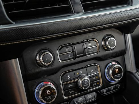 Used 2022 GMC Yukon XL SLT image 26