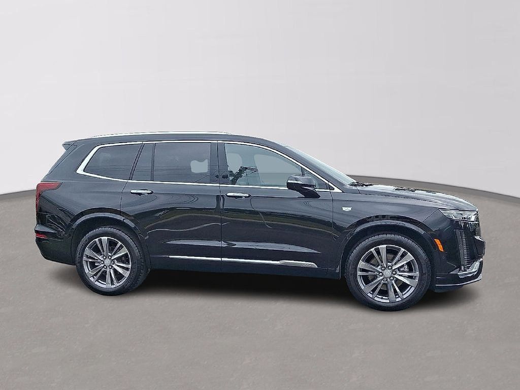 Used 2025 Cadillac XT6 Premium Luxury w/ Technology Package AWD/4WD image 7