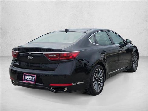 Used 2018 Kia Cadenza Premium w/ Luxury Package FWD image 5