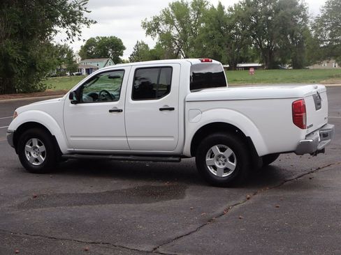 Used 2006 Nissan Frontier SE w/ (P01) Power Pkg AWD/4WD image 8