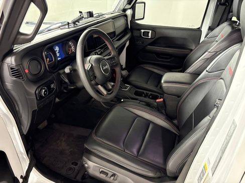 Used 2024 Jeep Wrangler Unlimited Rubicon AWD/4WD image 30