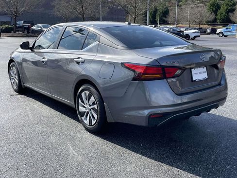 Used 2025 Nissan Altima 2.5 S image 3