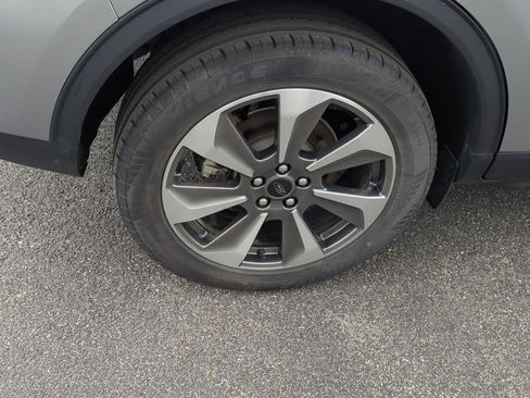 Used 2024 Ford Escape Platinum AWD/4WD image 9