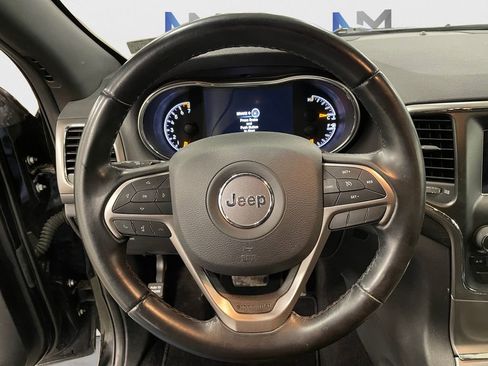 Used 2020 Jeep Grand Cherokee Laredo image 12