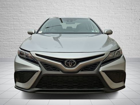 Used 2024 Toyota Camry SE FWD image 2