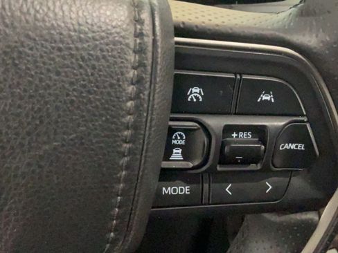 Used 2025 Toyota 4Runner TRD Off-Road AWD/4WD image 19