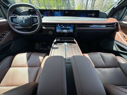 New 2026 Lincoln Navigator Reserve AWD/4WD image 20