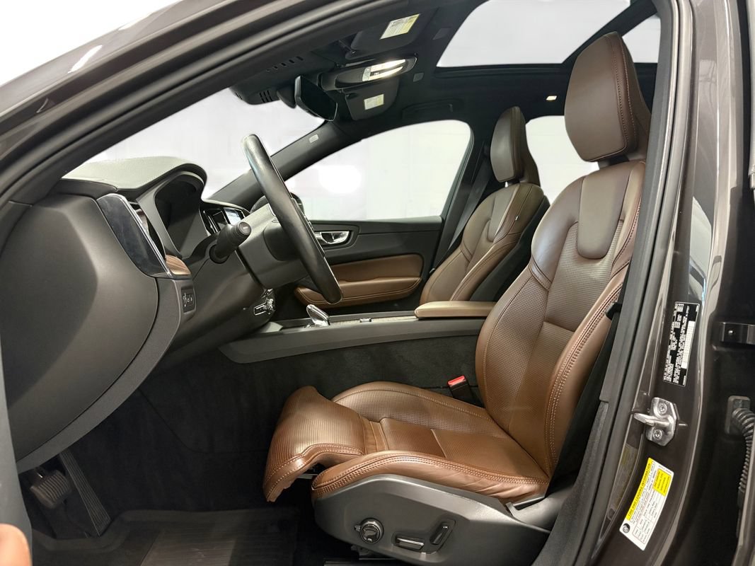 Used 2022 Volvo XC60 T8 Inscription w/ Advanced Package AWD/4WD image 9