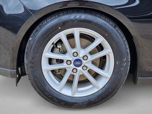 Used 2018 Ford Focus SE FWD image 22