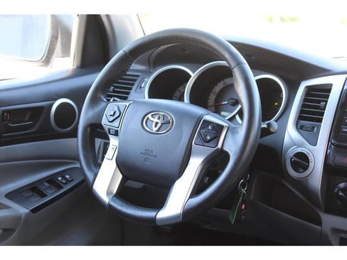 Used 2015 Toyota Tacoma 4x4 Double Cab w/ TRD Off-Road Package image 14