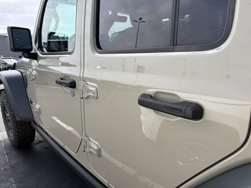 Certified 2022 Jeep Wrangler Unlimited Sport image 9