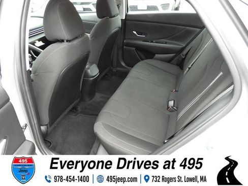 Used 2023 Hyundai Elantra SEL FWD image 13