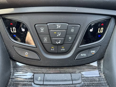 Used 2017 Buick Envision Essence image 15