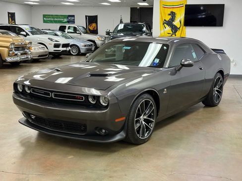 Used 2015 Dodge Challenger R/T Scat Pack w/ Driver Convenience Group image 4
