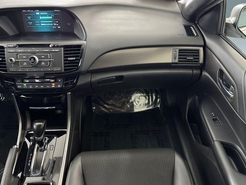 Used 2017 Honda Accord Sport image 28