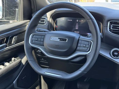 Used 2024 Jeep Wagoneer Series II w/ Flexible Seating Group RWD image 24