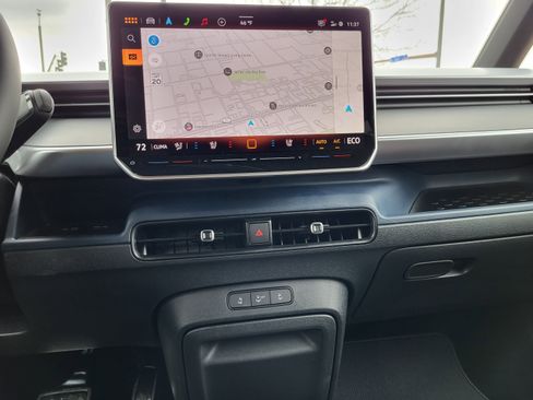 New 2025 Volkswagen ID. Buzz Pro S image 13