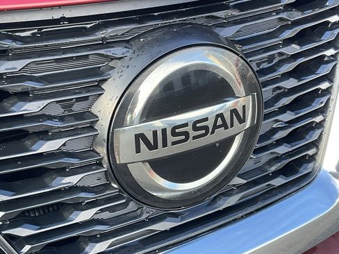 Used 2019 Nissan Rogue SV image 9