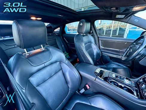 Used 2015 Jaguar XJ AWD image 20