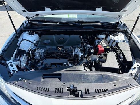 Used 2019 Toyota Camry XSE FWD image 30