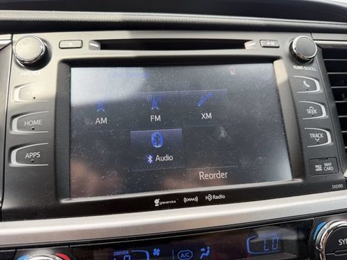 Used 2019 Toyota Highlander XLE AWD/4WD image 20