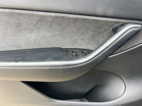 Used 2022 Tesla Model Y Performance AWD/4WD image 11