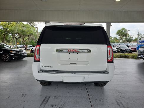Used 2016 GMC Yukon Denali RWD image 4