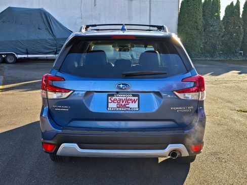 Used 2020 Subaru Forester Touring image 6